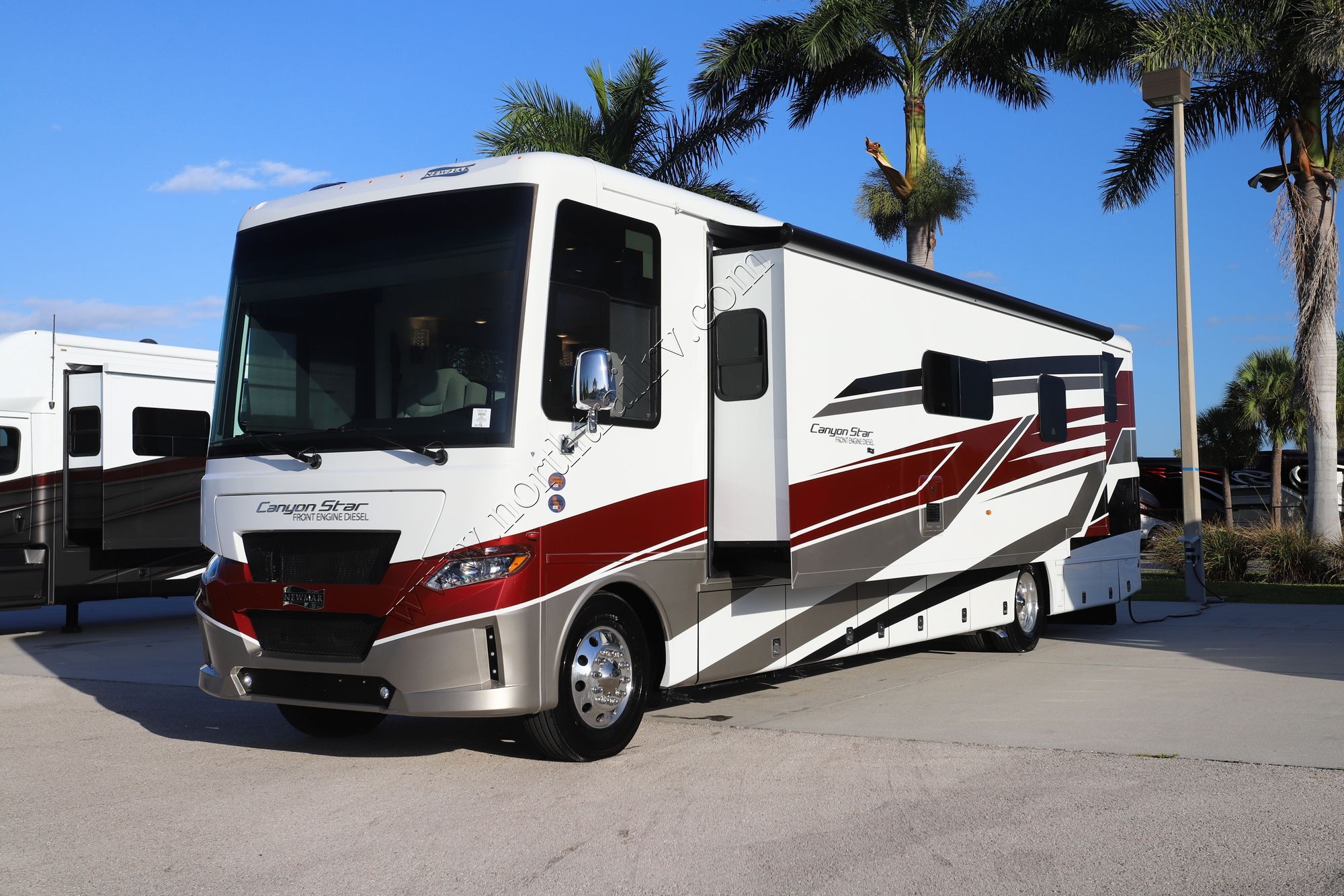 New 2026 Newmar Canyon Star 3947 Class A  For Sale