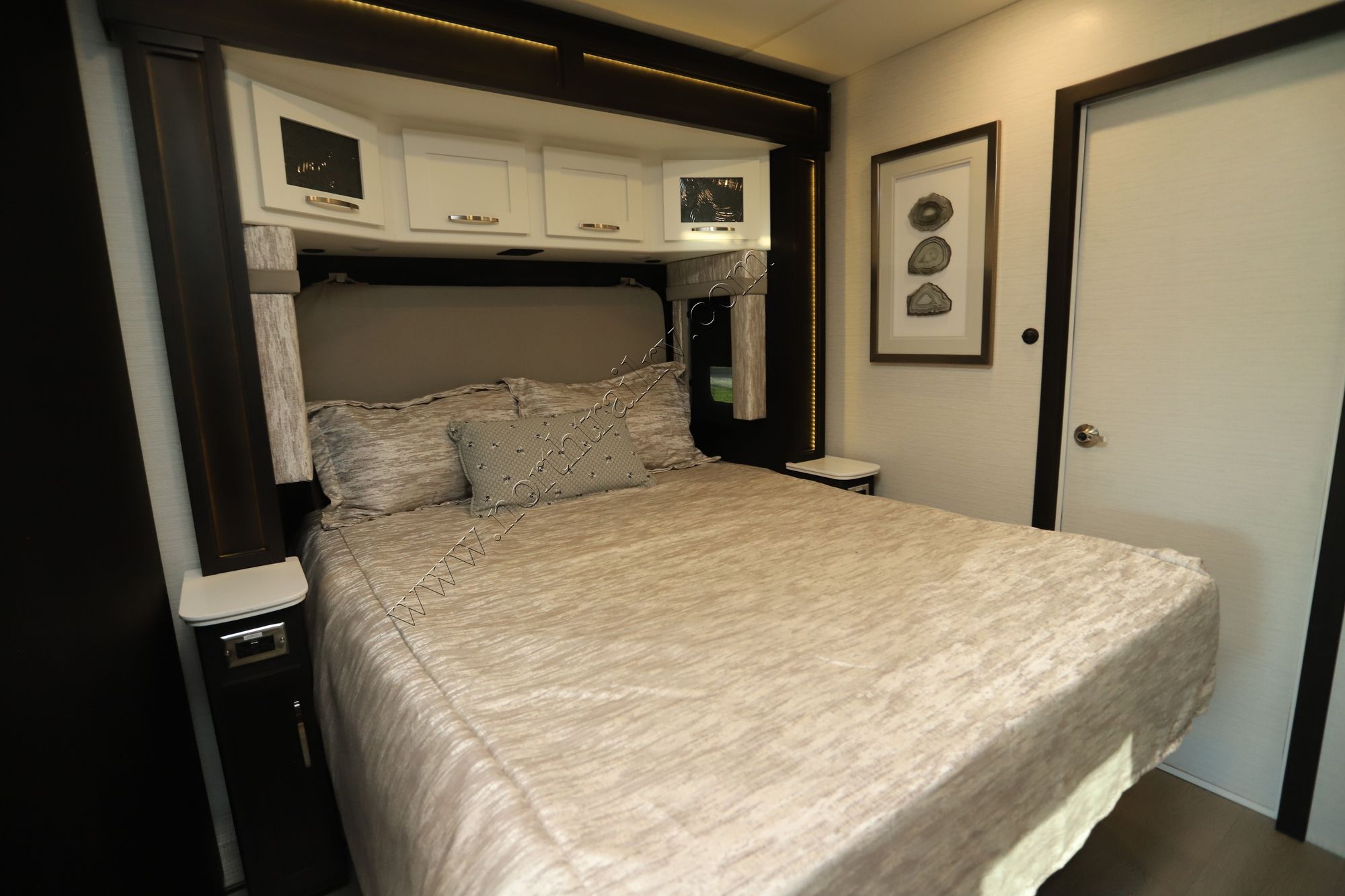 New 2026 Newmar Canyon Star 3947 Class A  For Sale