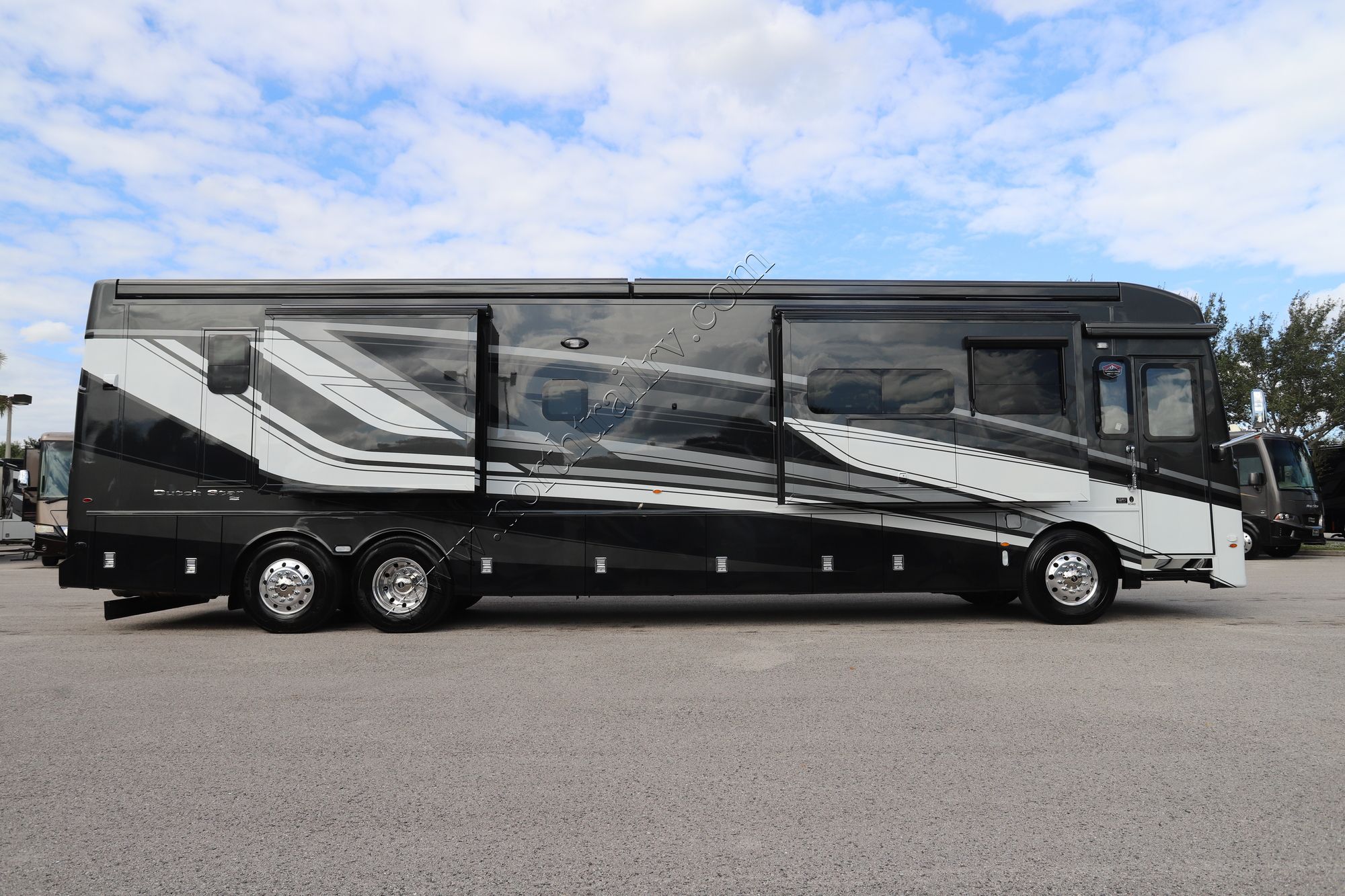 New 2026 Newmar Dutch Star 4340 Class A  For Sale