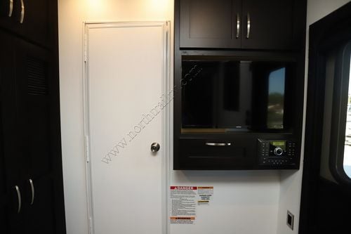 2026 Newmar Canyon Star 3947