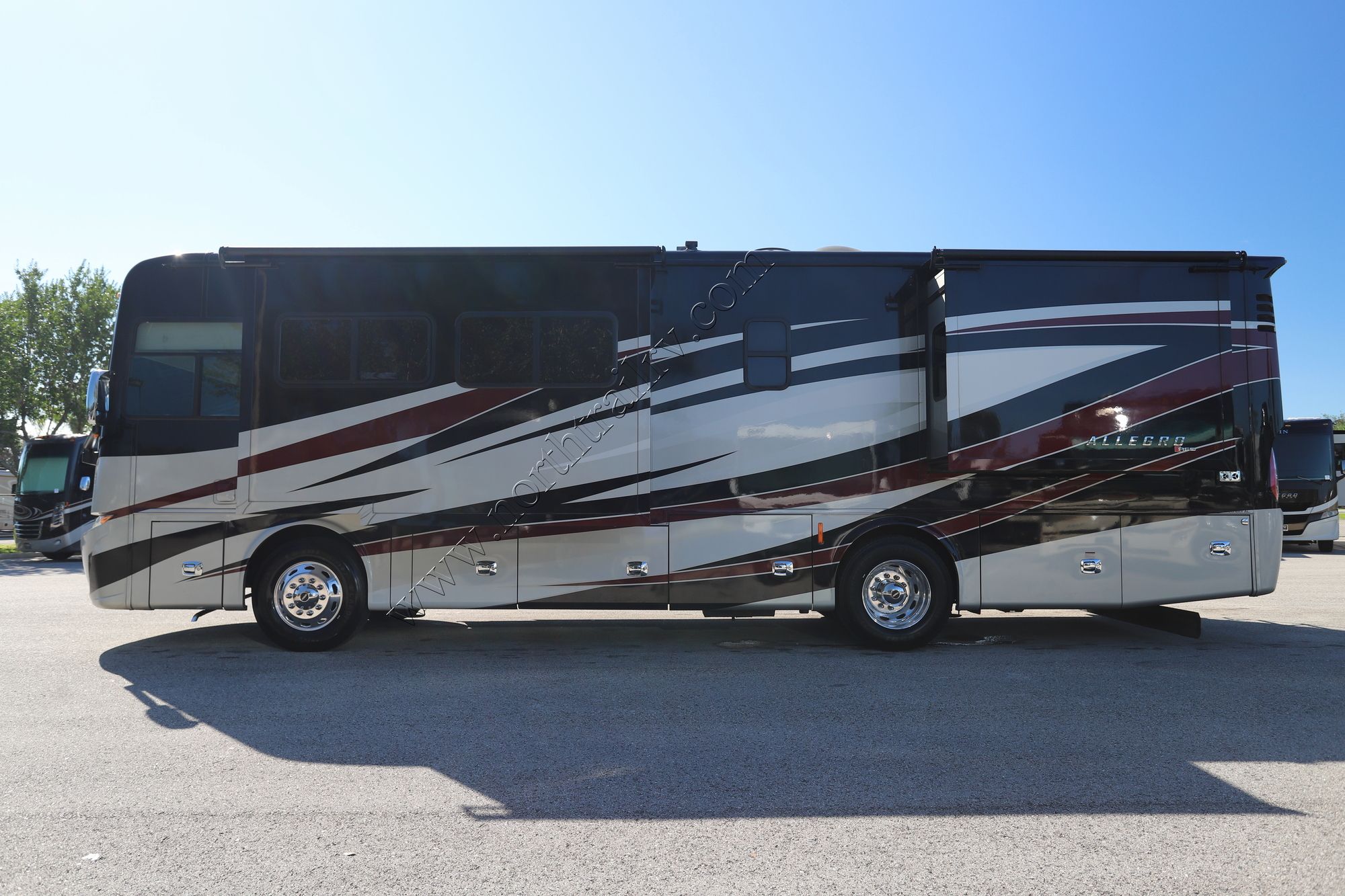 Used 2018 Tiffin Motor Homes Allegro Red 33AA Class A  For Sale
