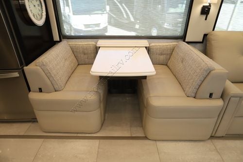 2025 Newmar London Aire 4551