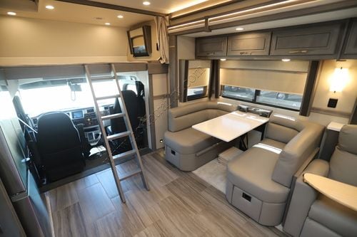 2026 Renegade Rv Classic 43CMD