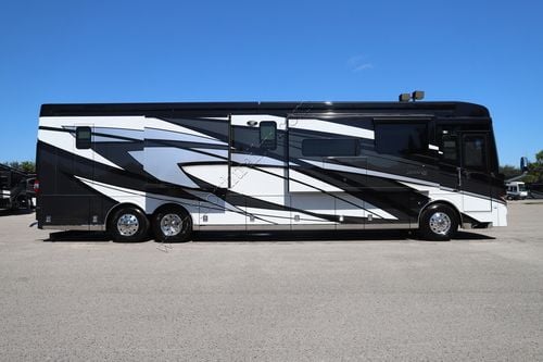 2025 Newmar London Aire 4551