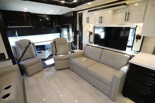 2025 Newmar London Aire 4551