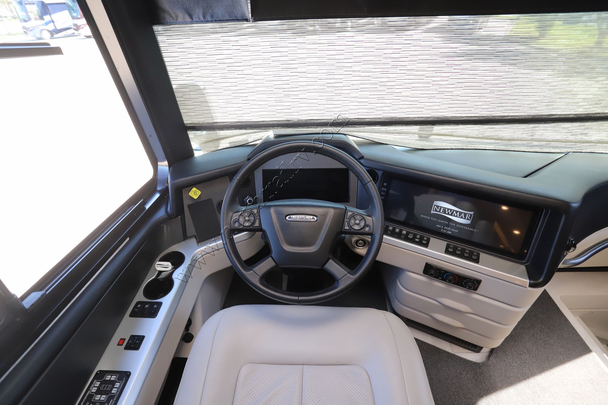 Used 2025 Newmar London Aire 4551 Class A  For Sale