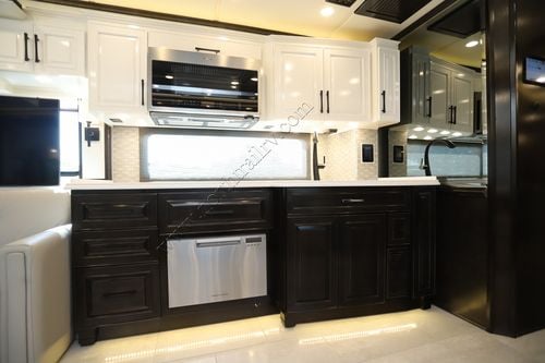 2025 Newmar London Aire 4551