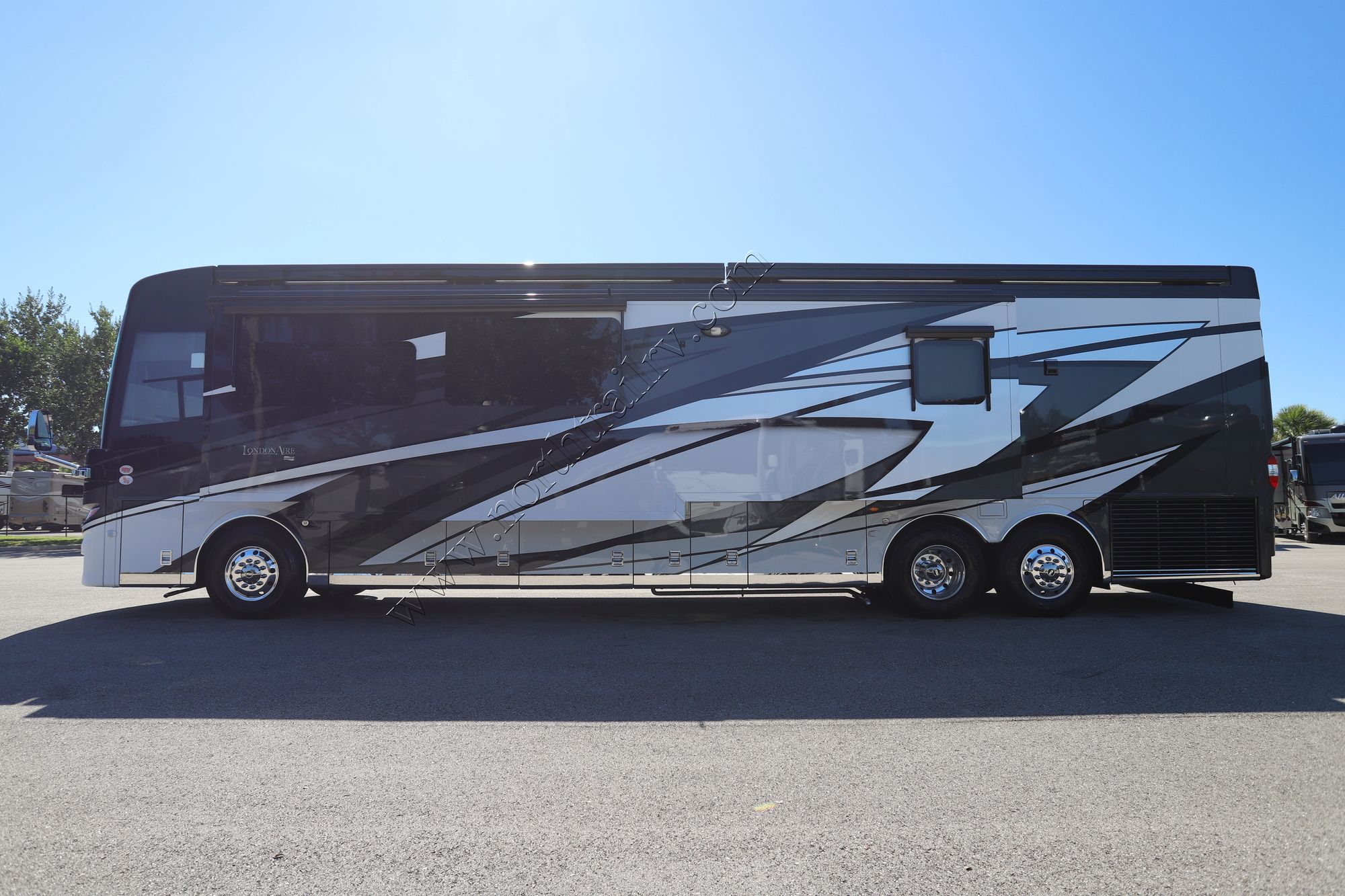 Used 2025 Newmar London Aire 4551 Class A  For Sale