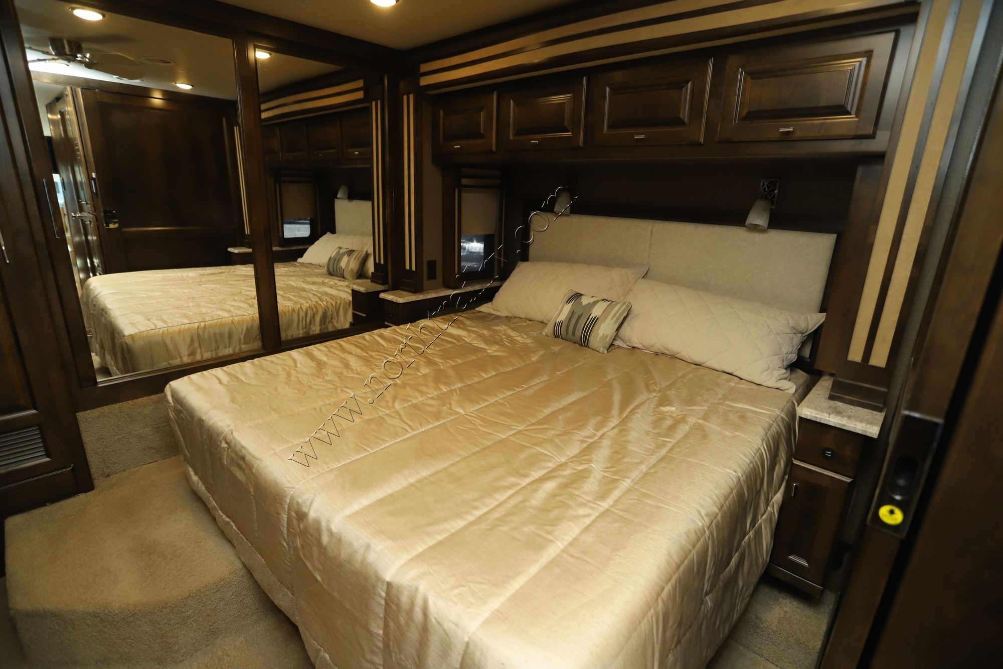 Used 2018 Tiffin Motor Homes Allegro Red 33AA Class A  For Sale
