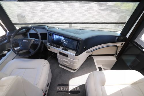 2025 Newmar London Aire 4551