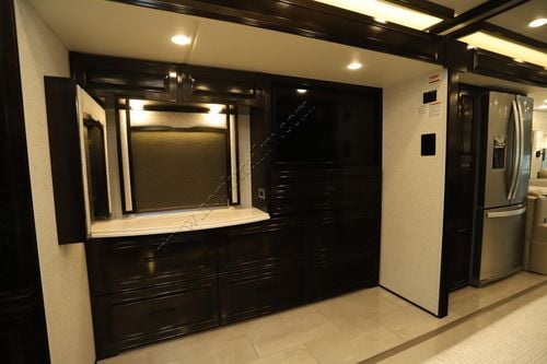 2025 Newmar London Aire 4551