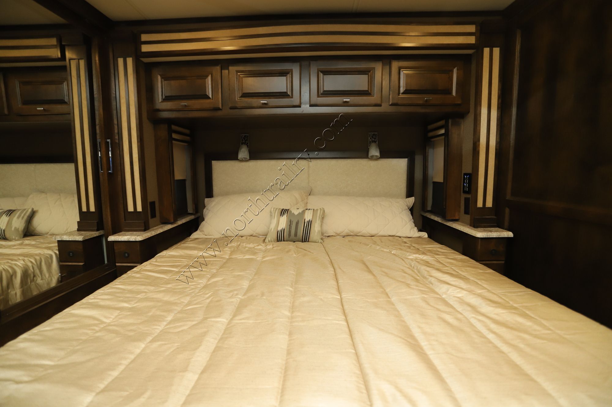 Used 2018 Tiffin Motor Homes Allegro Red 33AA Class A  For Sale