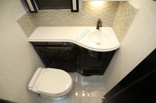 2025 Newmar London Aire 4551