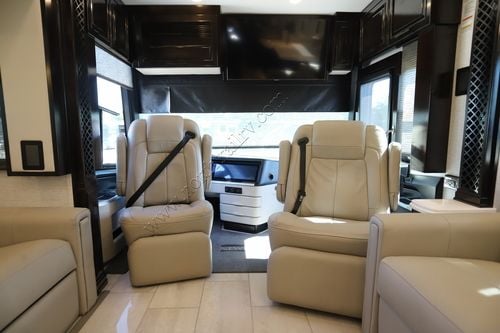 2025 Newmar London Aire 4551