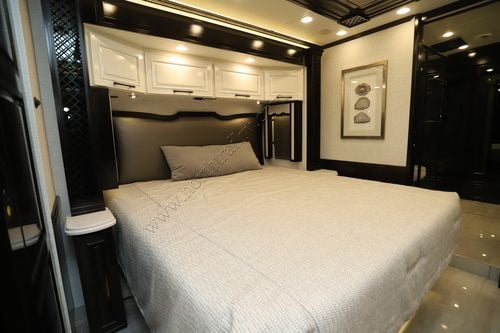 2025 Newmar London Aire 4551