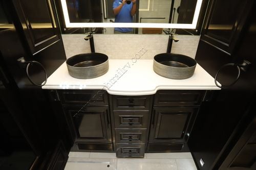 2025 Newmar London Aire 4551