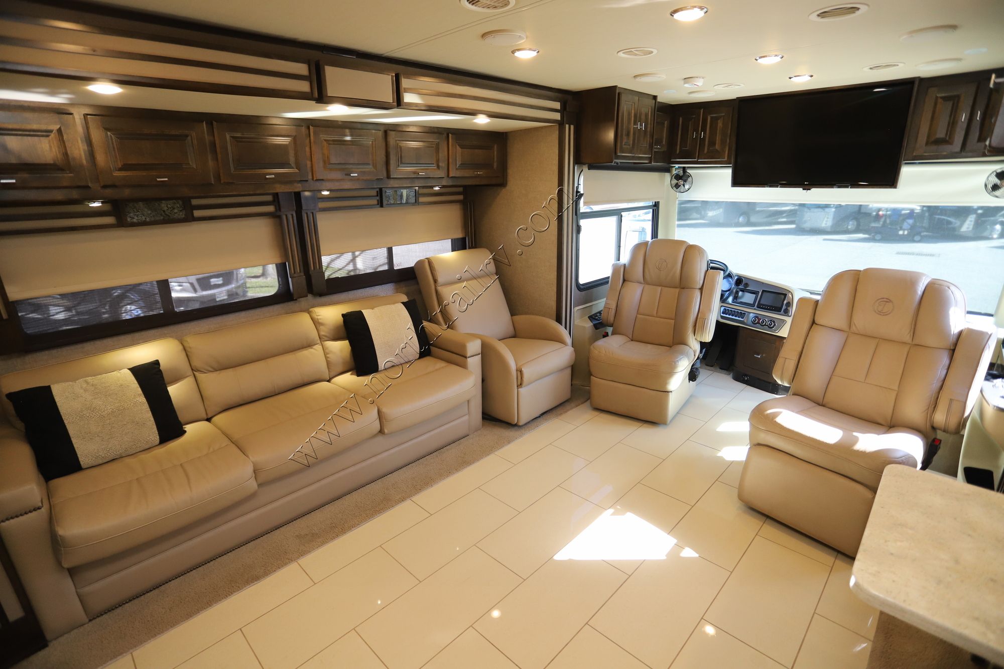 Used 2018 Tiffin Motor Homes Allegro Red 33AA Class A  For Sale