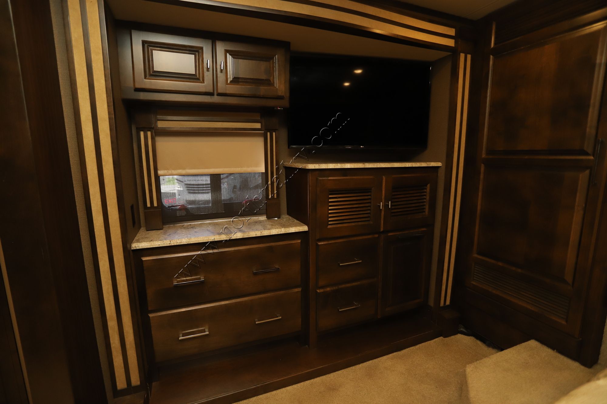 Used 2018 Tiffin Motor Homes Allegro Red 33AA Class A  For Sale