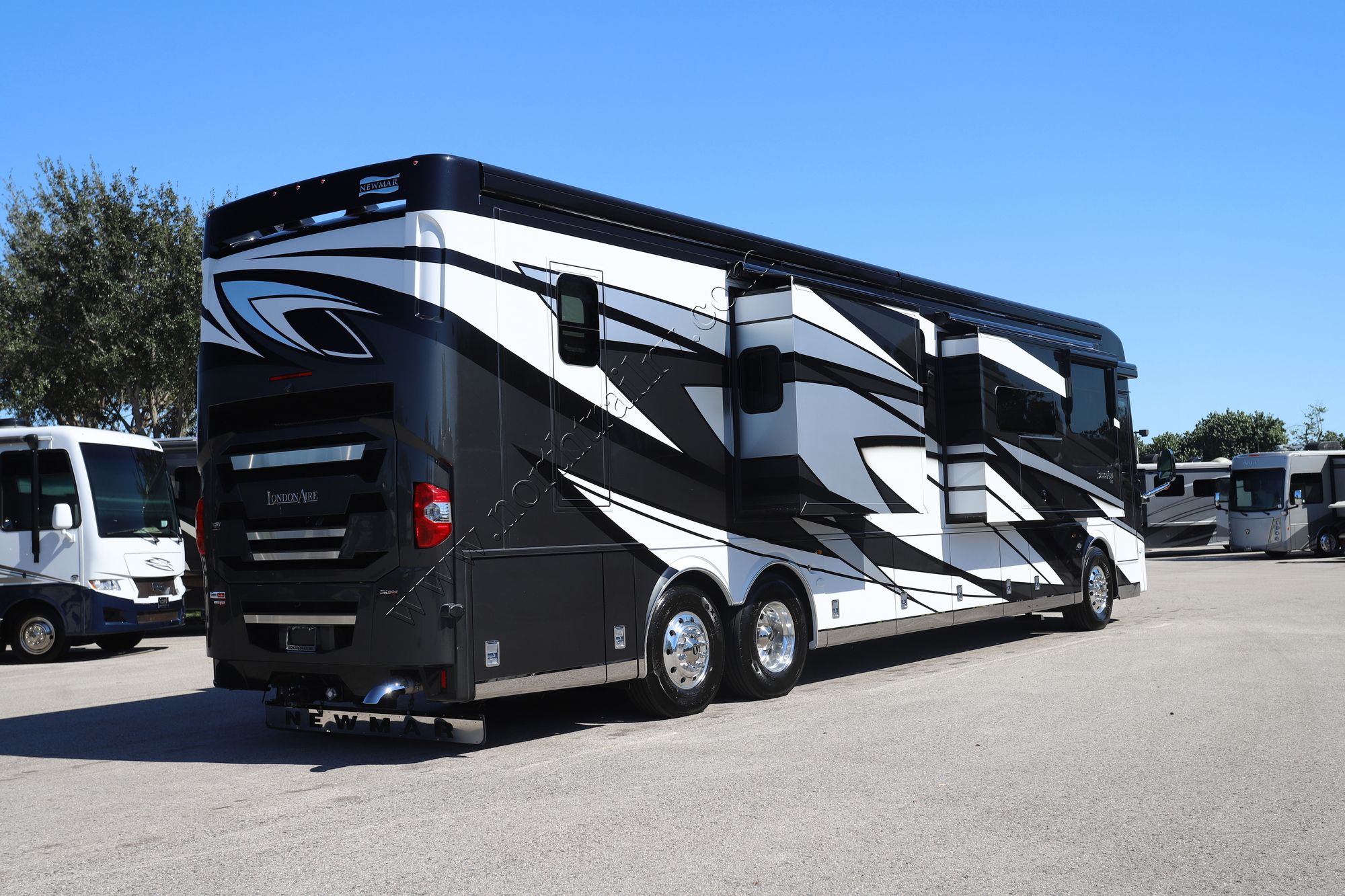 Used 2025 Newmar London Aire 4551 Class A  For Sale