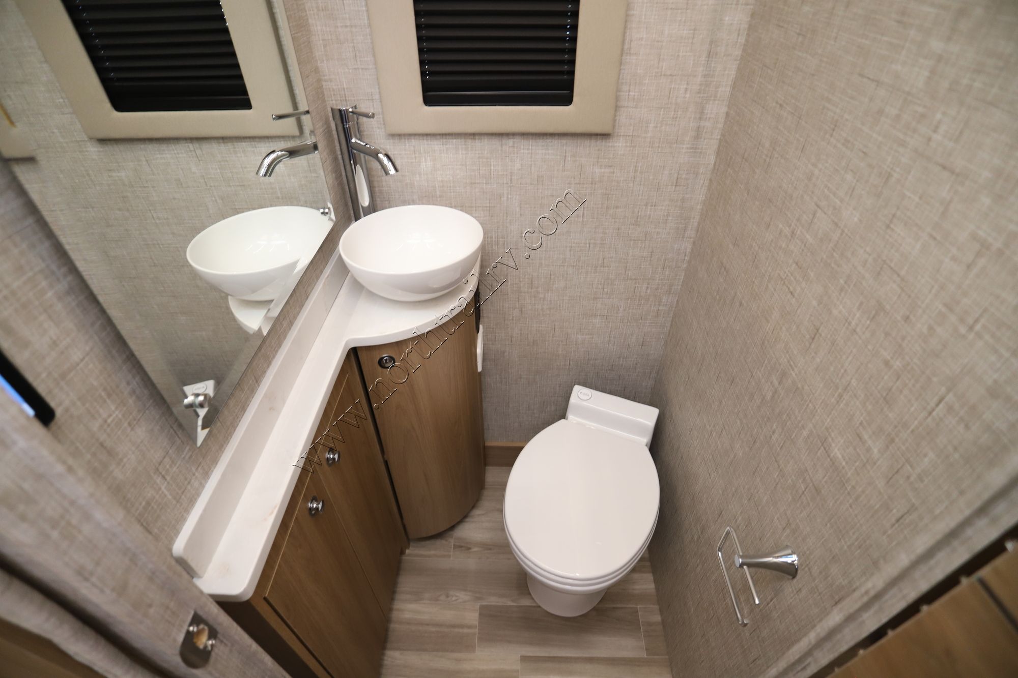 New 2026 Tiffin Motor Homes Wayfarer 25XLW Class C  For Sale