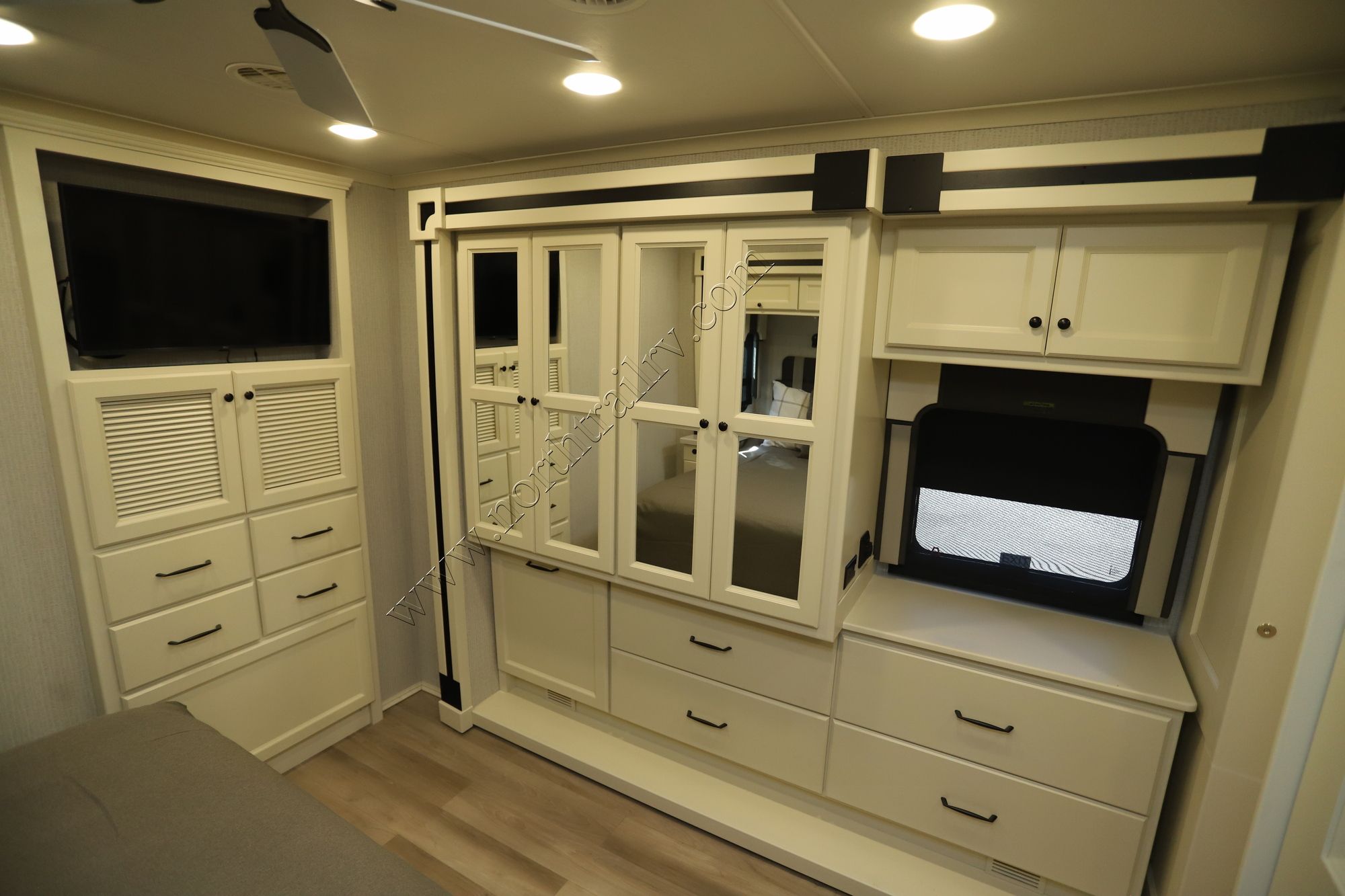 New 2026 Tiffin Motor Homes Allegro 34PA Class A  For Sale