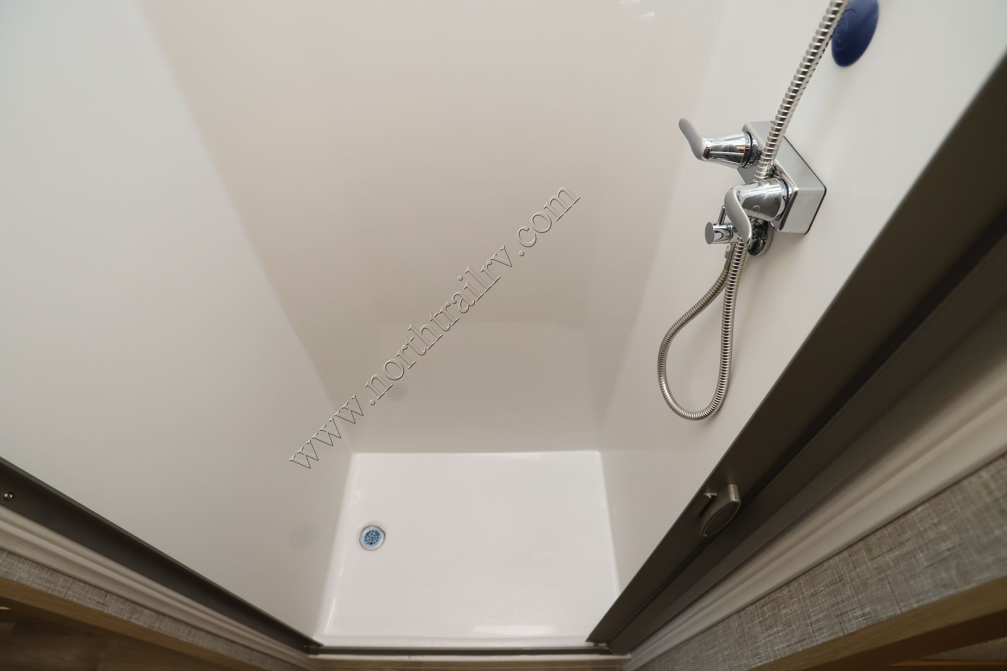 New 2026 Tiffin Motor Homes Wayfarer 25XLW Class C  For Sale