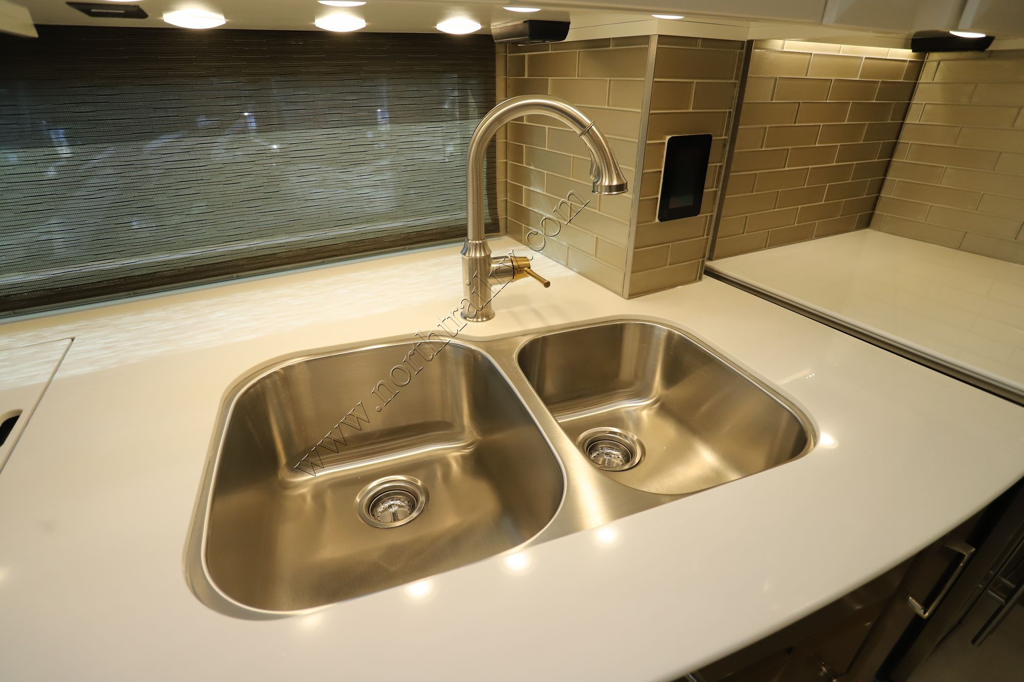 New 2026 Newmar Essex 4595 Class A  For Sale