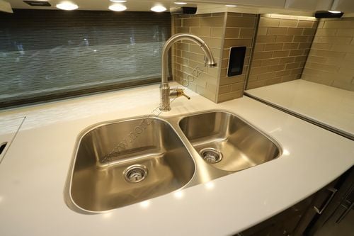 2026 Newmar Essex 4595