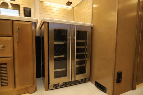 2026 Newmar Essex 4595