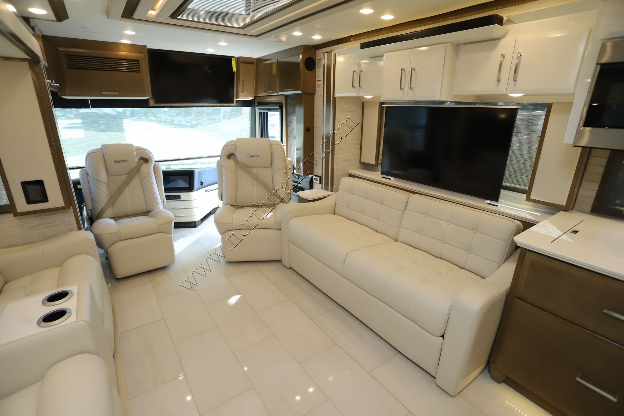 New 2026 Newmar Essex 4595 Class A  For Sale