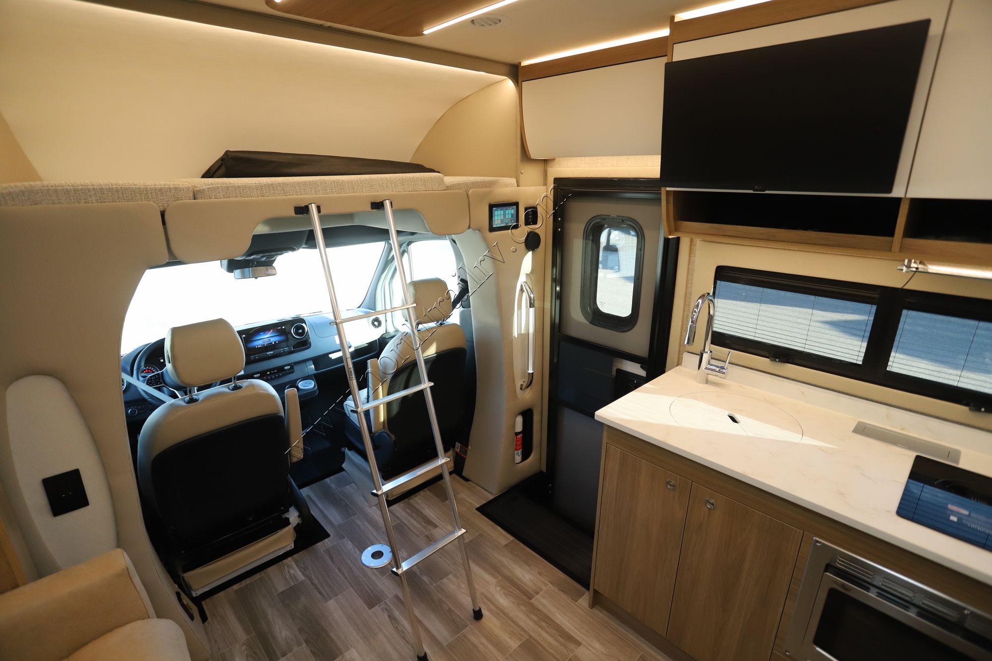 New 2026 Tiffin Motor Homes Wayfarer 25XLW Class C  For Sale
