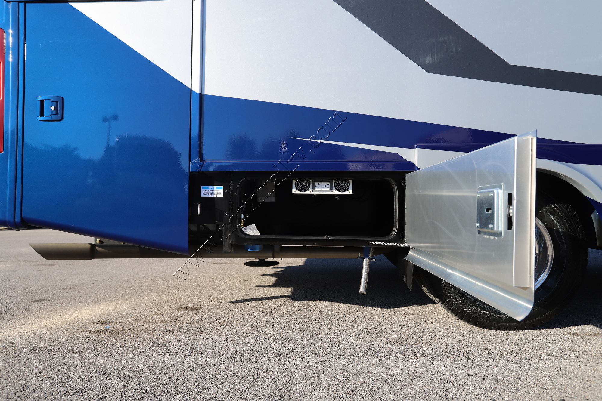 New 2026 Tiffin Motor Homes Wayfarer 25XLW Class C  For Sale