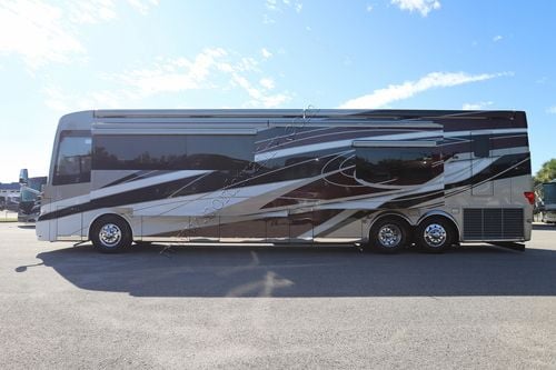 2026 Newmar Essex 4595