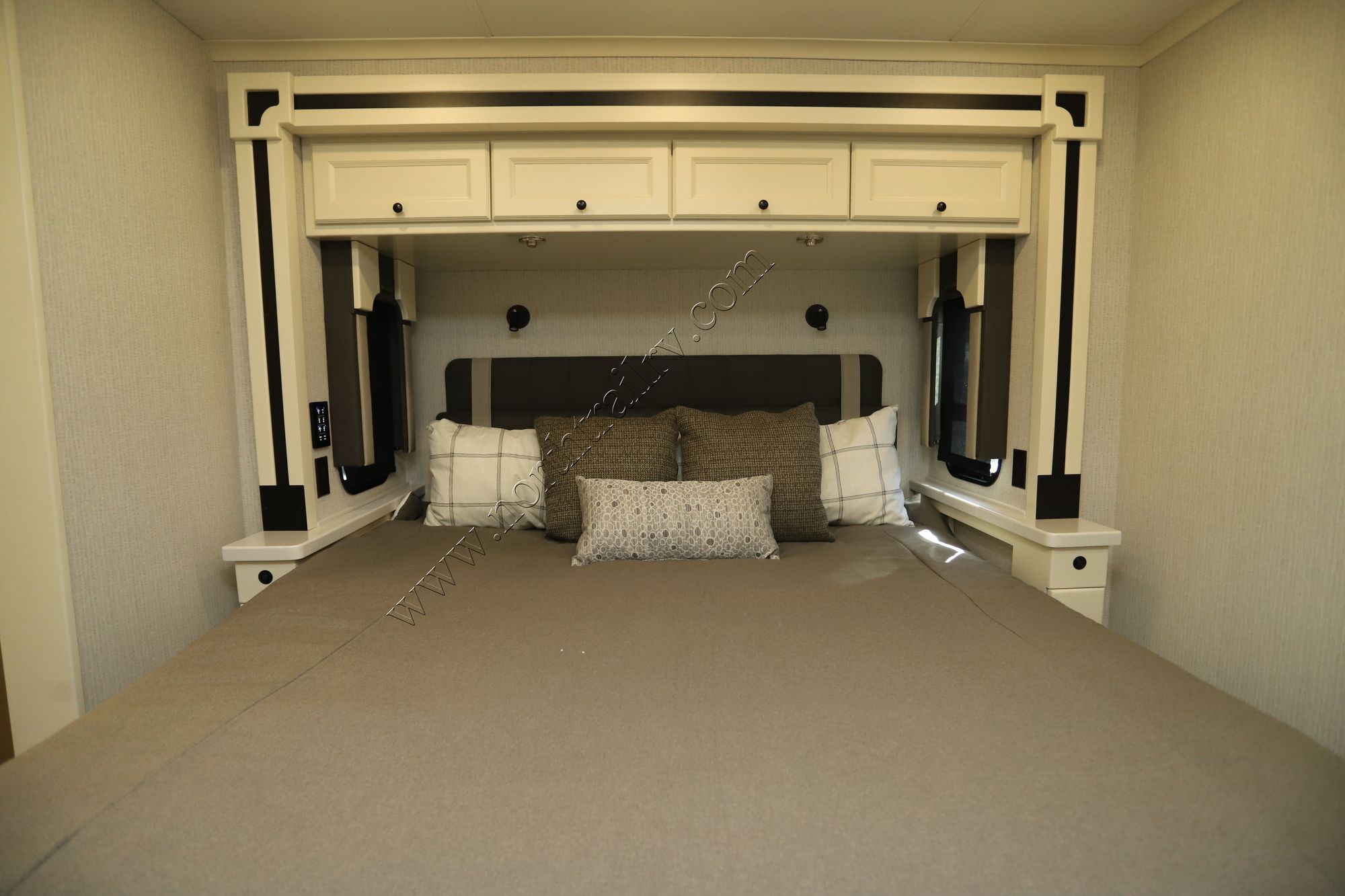 New 2026 Tiffin Motor Homes Allegro 34PA Class A  For Sale