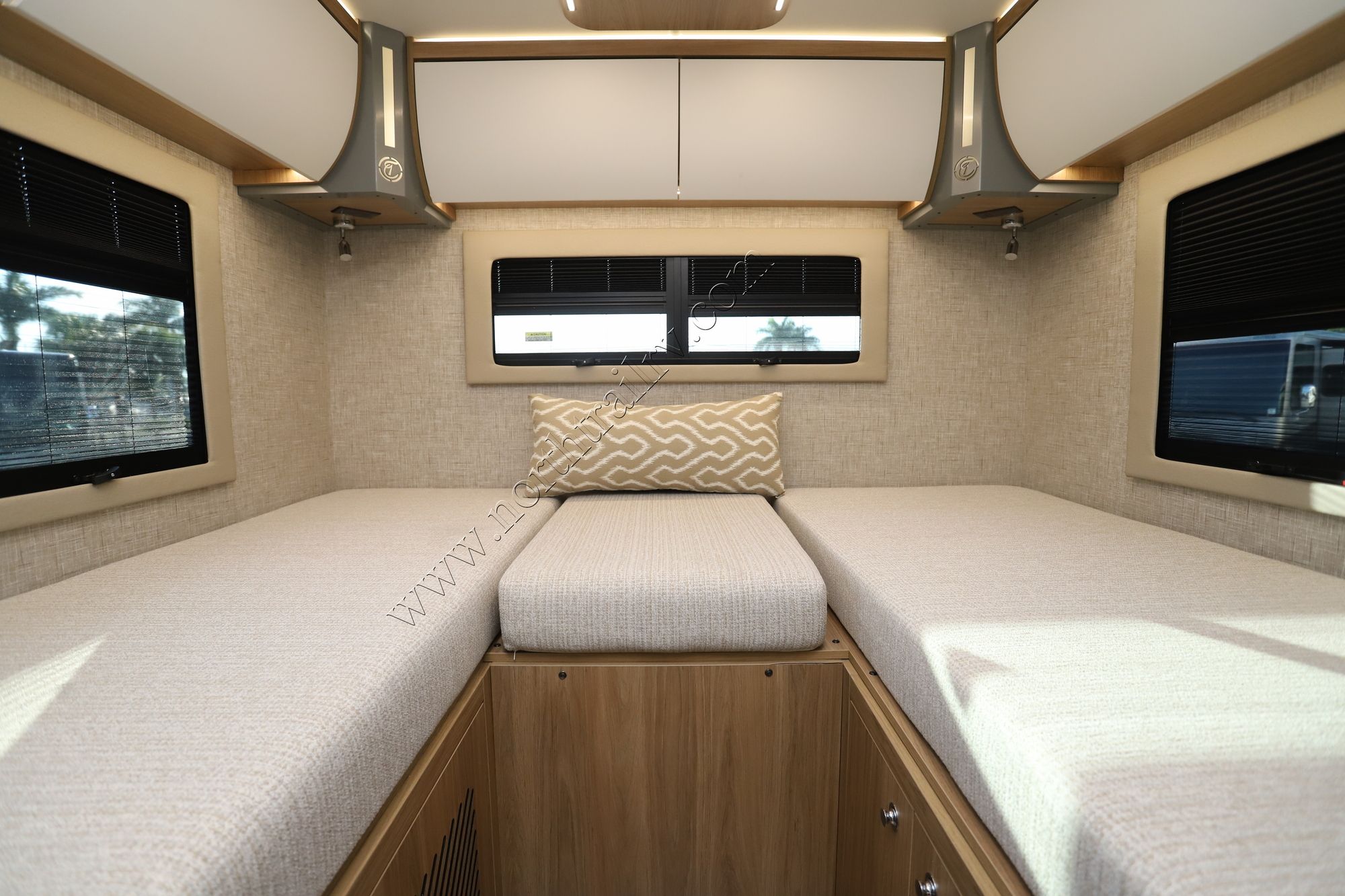 New 2026 Tiffin Motor Homes Wayfarer 25XLW Class C  For Sale
