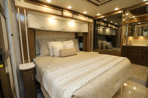 2026 Newmar Essex 4595