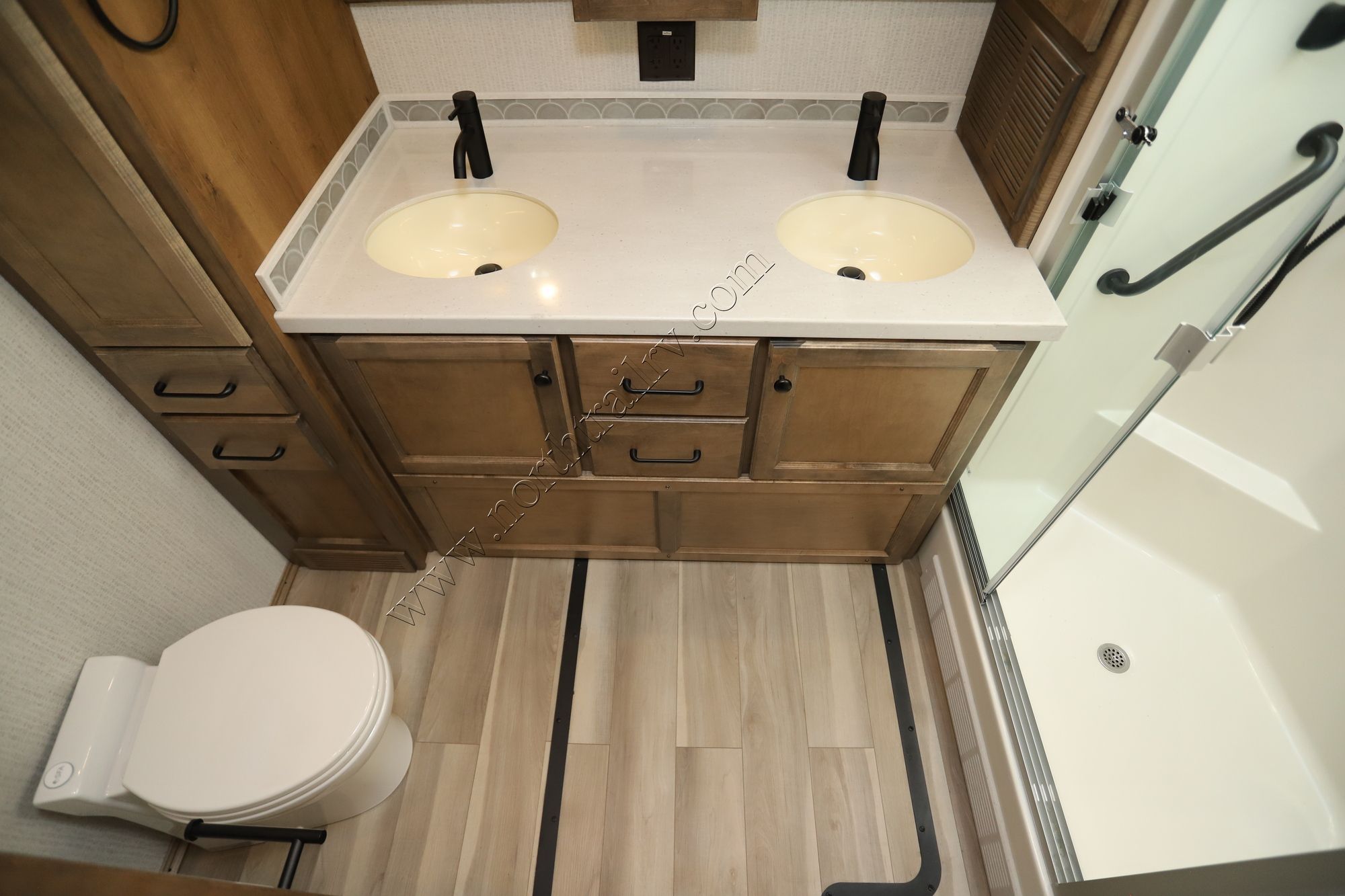 New 2026 Tiffin Motor Homes Byway 38CL Class A  For Sale