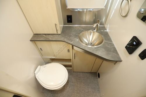 2026 Airstream Flying Cloud 25FB