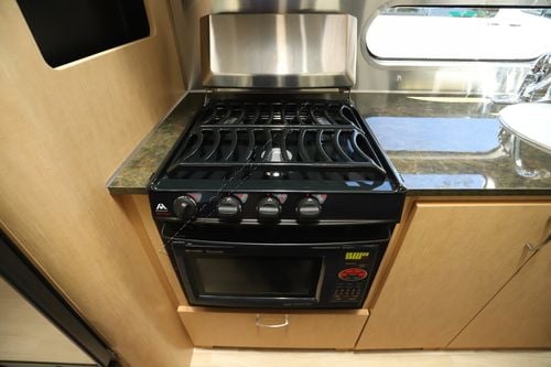 2015 Airstream Flying Cloud 28RB