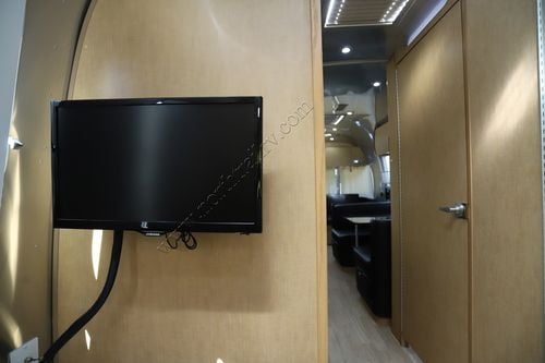 2015 Airstream Flying Cloud 28RB