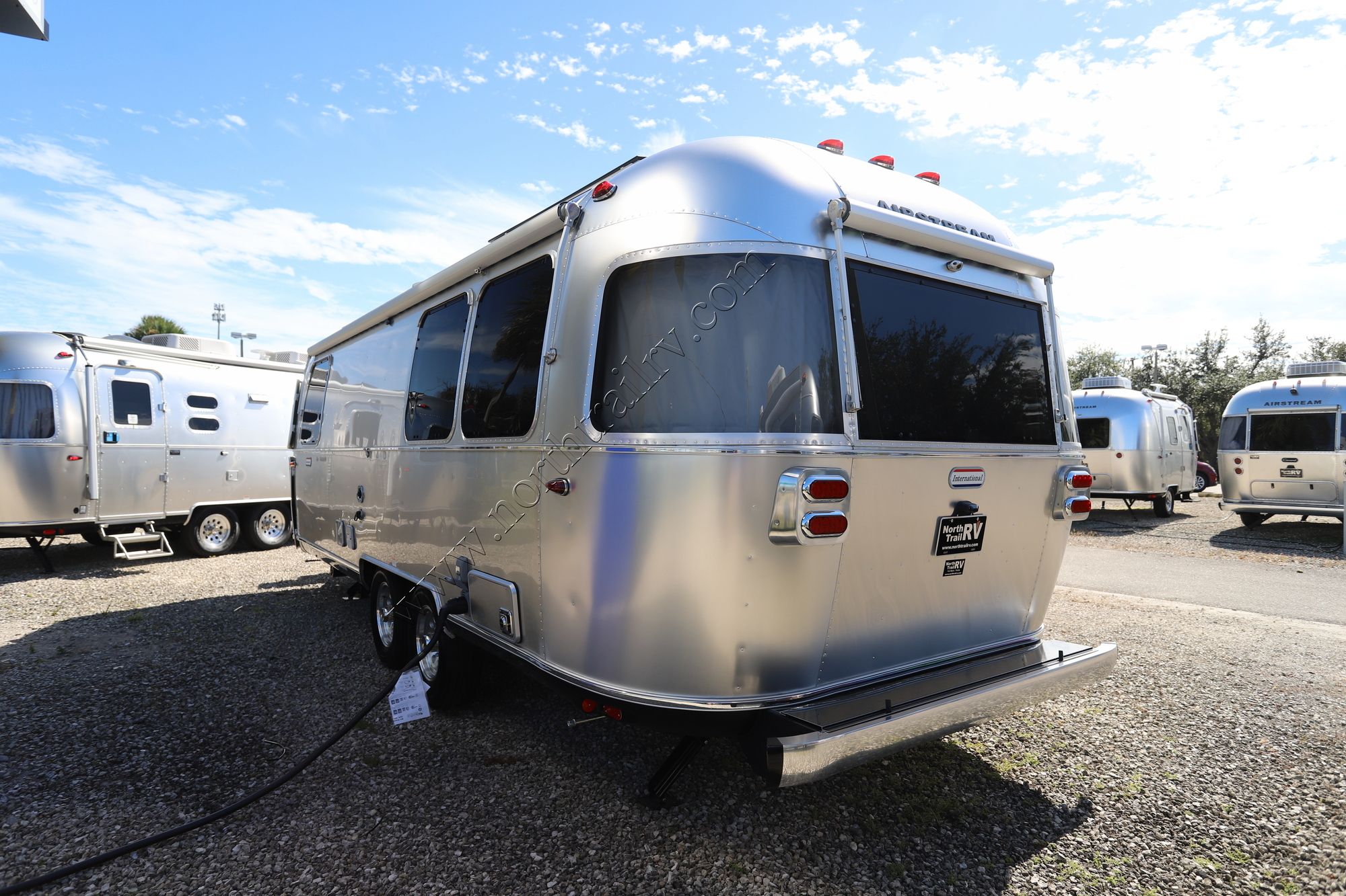 New 2026 Airstream International 25FB Travel Trailer  For Sale