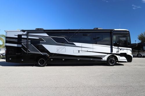 2026 Tiffin Motor Homes Byway 38CL