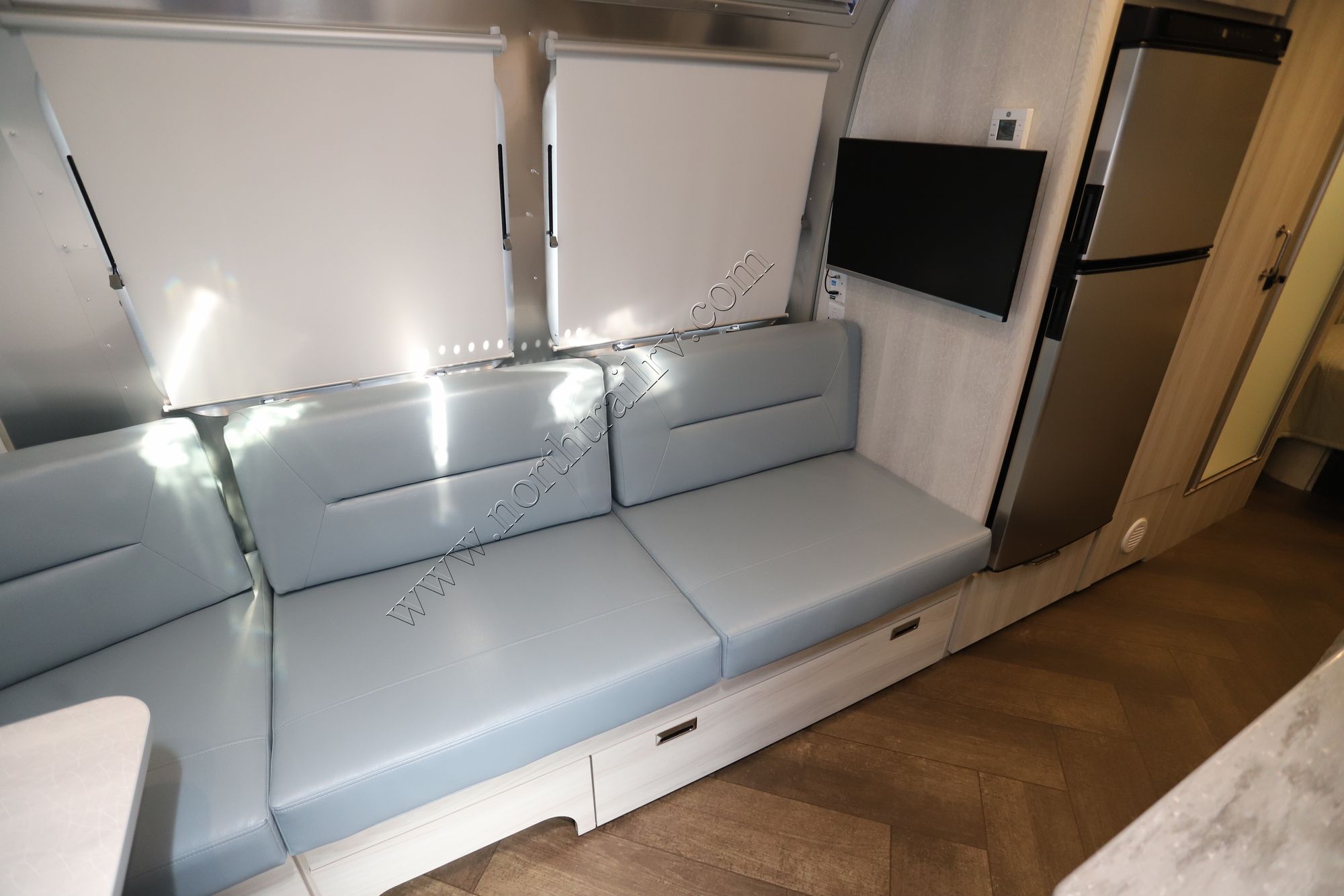 New 2026 Airstream International 25FB Travel Trailer  For Sale