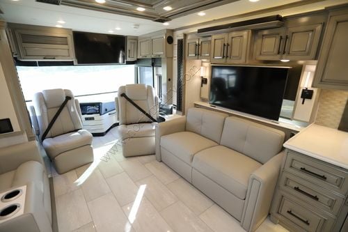 2026 Newmar London Aire 4551