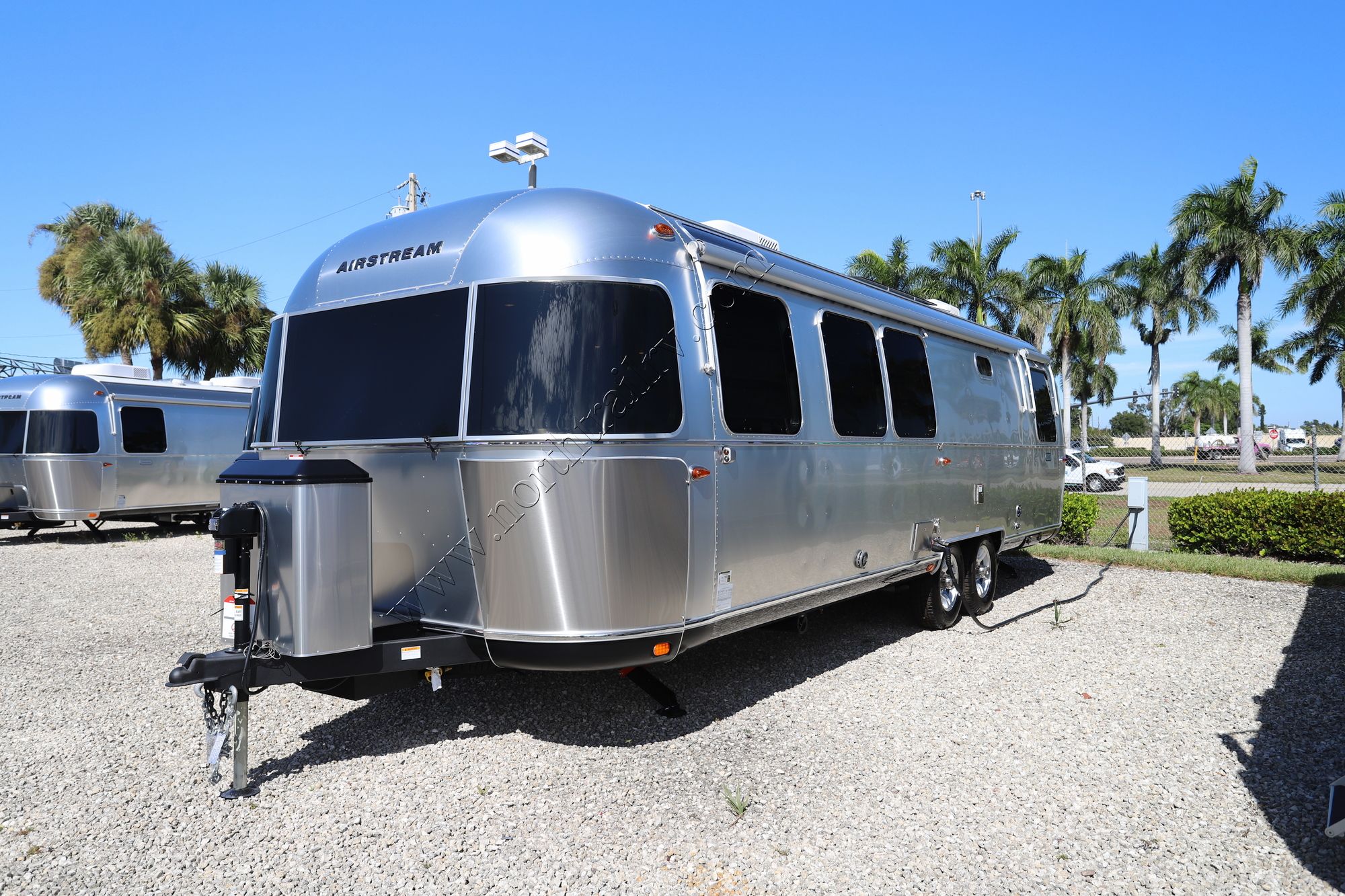 New 2026 Airstream Classic 30RB QUEEN Travel Trailer  For Sale