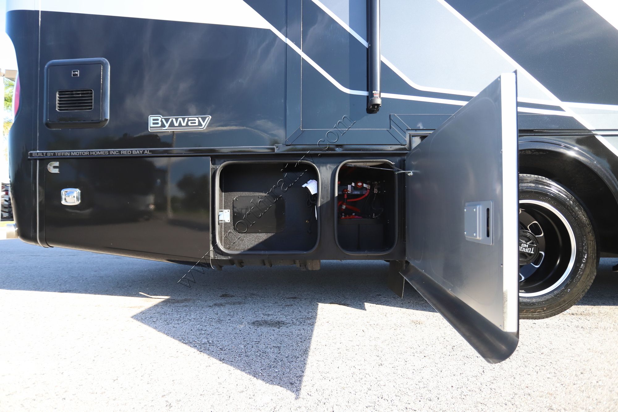 New 2026 Tiffin Motor Homes Byway 38CL Class A  For Sale