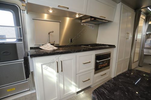 2026 Airstream Classic 30RB QUEEN Travel Trailer