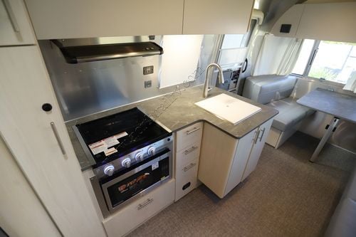 2026 Airstream Flying Cloud 25FB