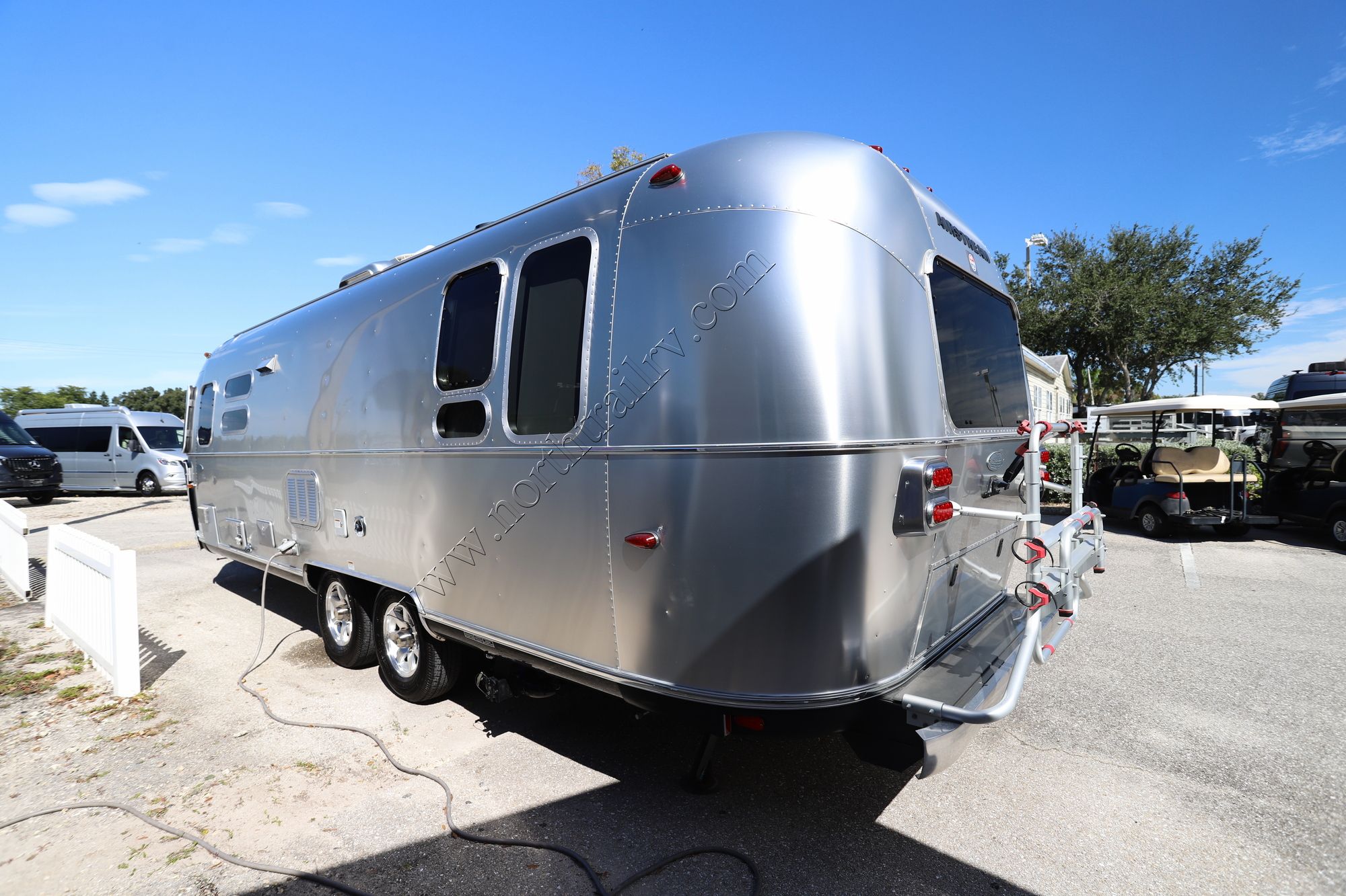Used 2015 Airstream Flying Cloud 28RB Travel Trailer  For Sale