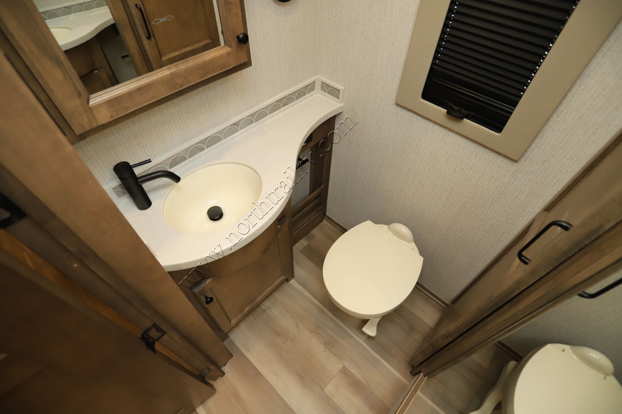 New 2026 Tiffin Motor Homes Byway 38CL Class A  For Sale